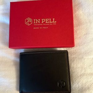 Valentina In Pell billfold wallet